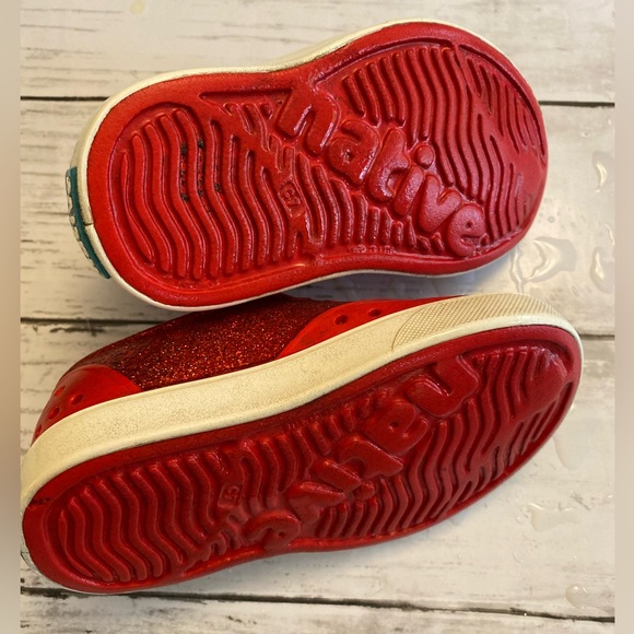 Toddler Red Glitter Miller Native Shoes - Picture 3 of 3